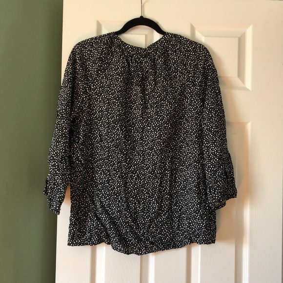 Black and White Printed Blouse - Picture 2 of 4